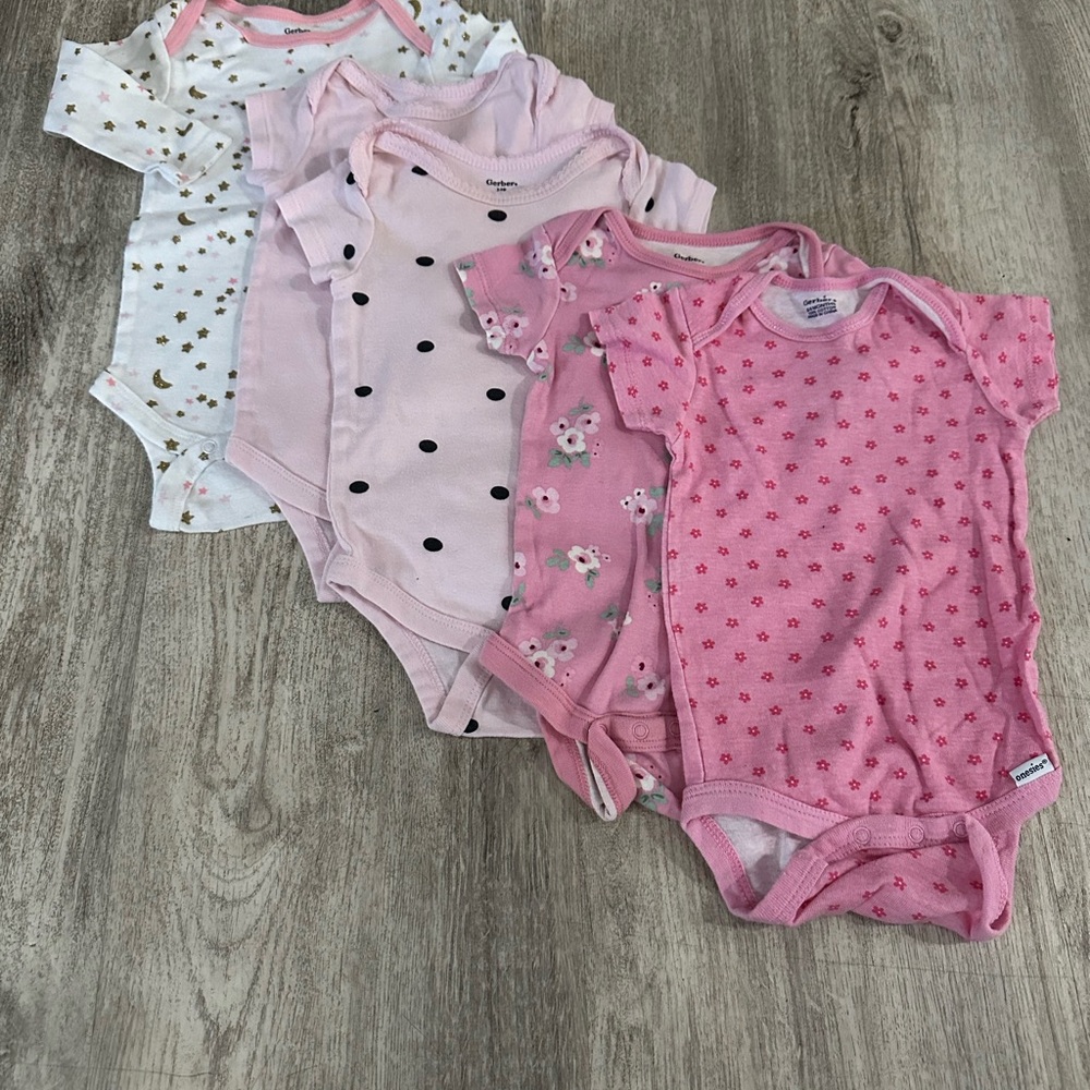 Gerber Baby Girls Pink and White Short Sleeve Onesies - 5 Pack
